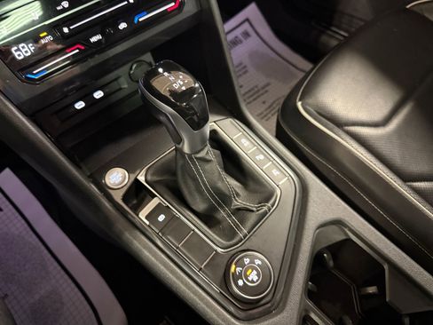 Used 2022 Volkswagen Tiguan SEL R-Line AWD/4WD image 34