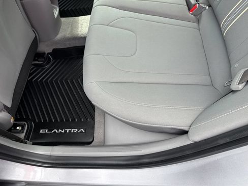 Used 2025 Hyundai Elantra Sport FWD image 17