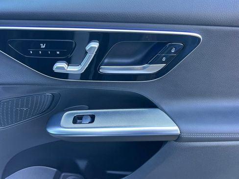Used 2025 Mercedes-Benz GLC 300 image 20