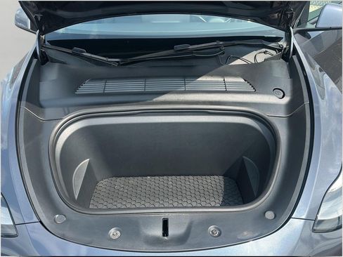 Used 2021 Tesla Model Y Long Range AWD/4WD image 22
