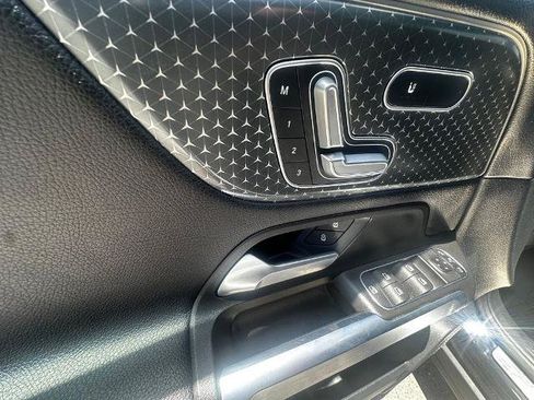 Used 2024 Mercedes-Benz GLB 250 4MATIC image 19