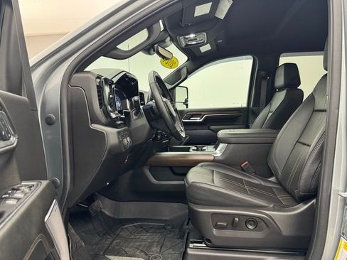 Used 2024 Chevrolet Silverado 2500 High Country w/ Technology Package image 18