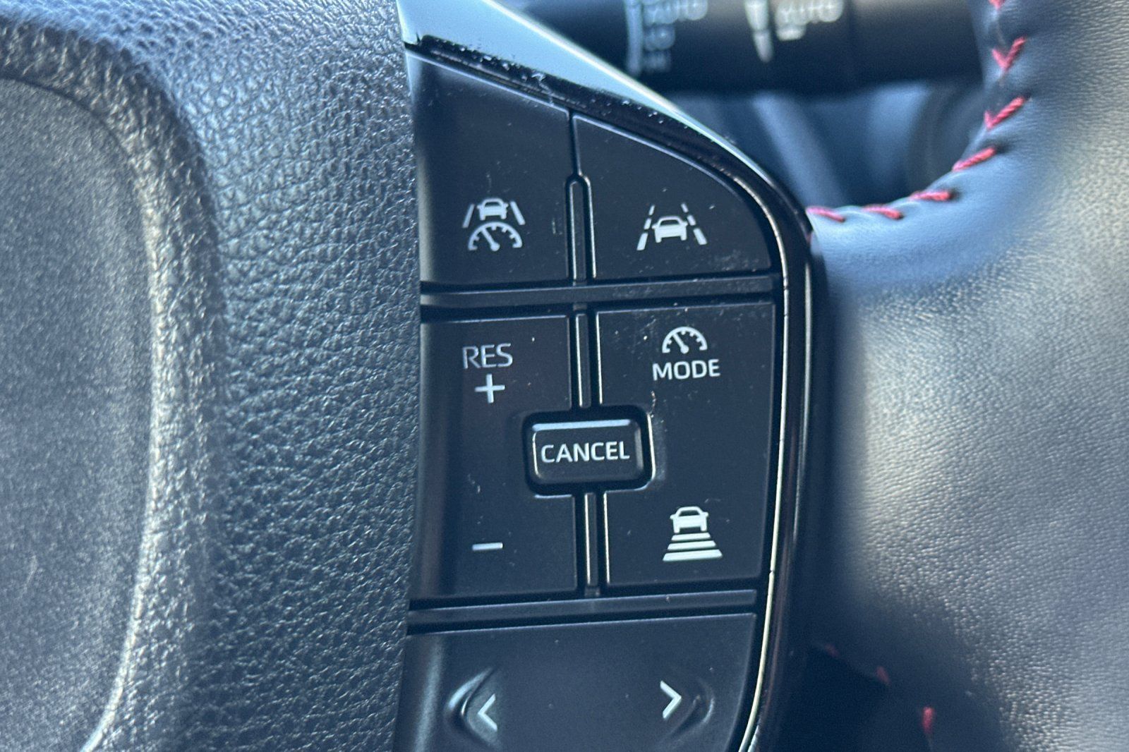 Certified 2026 Toyota Prius Plug-In Hybrid FWD image 39