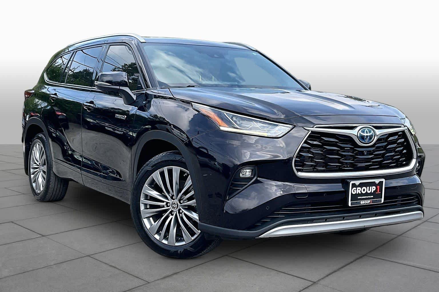 Used 2021 Toyota Highlander Platinum AWD/4WD image 3