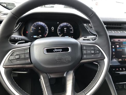 New 2026 Jeep Grand Cherokee L 4WD image 17