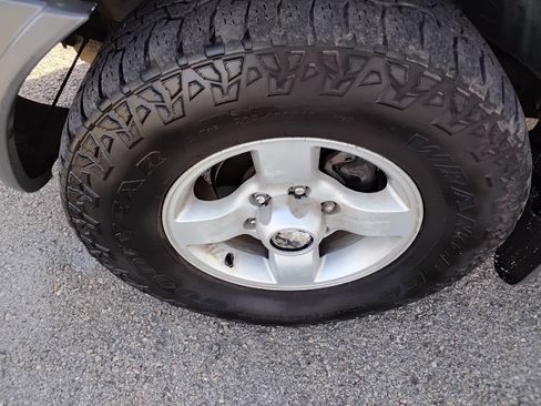 Used 2004 Nissan Xterra XE image 6