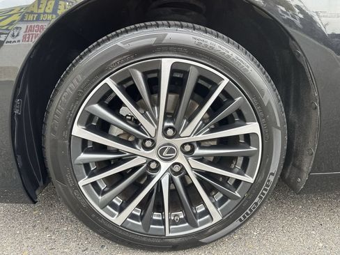 Used 2023 Lexus ES 250 w/ Premium Package AWD/4WD image 19