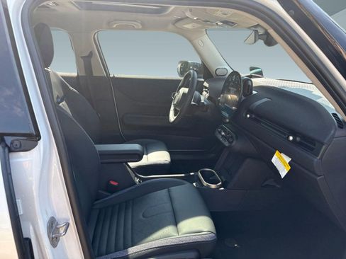 Certified 2025 MINI Cooper S image 27