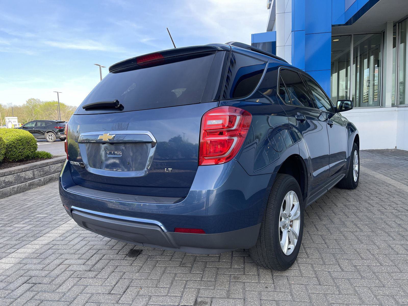 Used 2017 Chevrolet Equinox LT FWD image 5