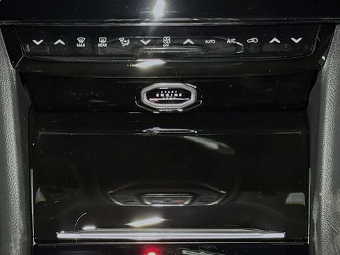 New 2026 Jeep Grand Cherokee Altitude AWD/4WD image 11