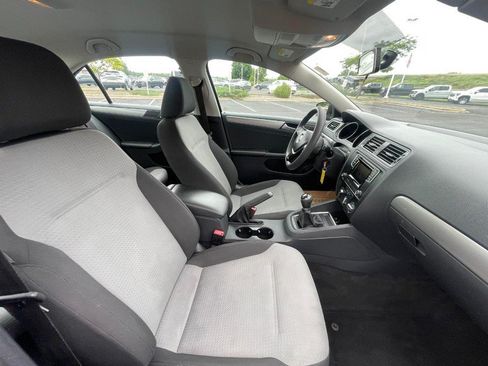 Used 2017 Volkswagen Jetta S FWD image 6