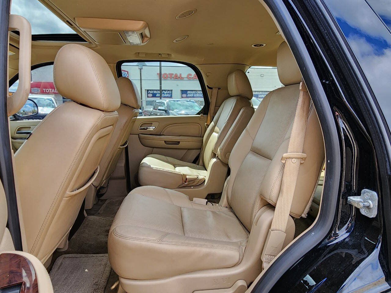 Used 2013 Cadillac Escalade Premium AWD/4WD image 12