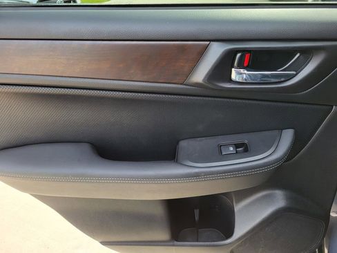 Used 2017 Subaru Outback 3.6R Limited image 14