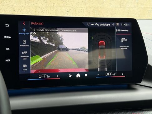 Used 2025 BMW M235i xDrive w/ Premium Package image 27