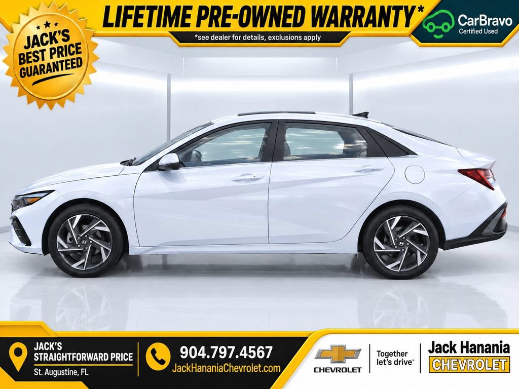 Used 2025 Hyundai Elantra SEL FWD image 4