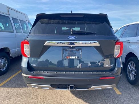 Used 2023 Ford Explorer XLT w/ Equipment Group 202A AWD/4WD image 9
