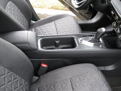 Used 2026 Nissan Kicks SR image 33