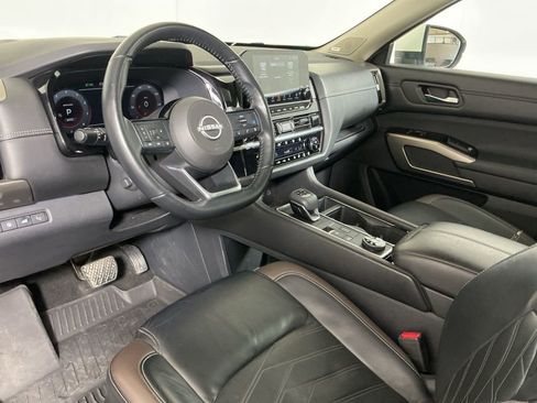 Used 2023 Nissan Pathfinder Platinum image 23