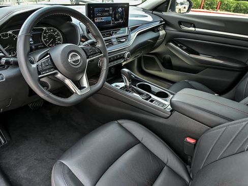 Used 2024 Nissan Altima 2.5 SR w/ SR Premium Package AWD/4WD image 18