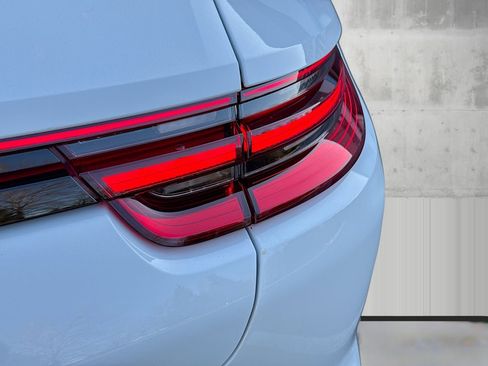 Used 2019 Porsche Panamera 4 image 34