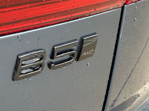 New 2026 Volvo XC60 B5 Ultra w/ Protection Package Premier image 9