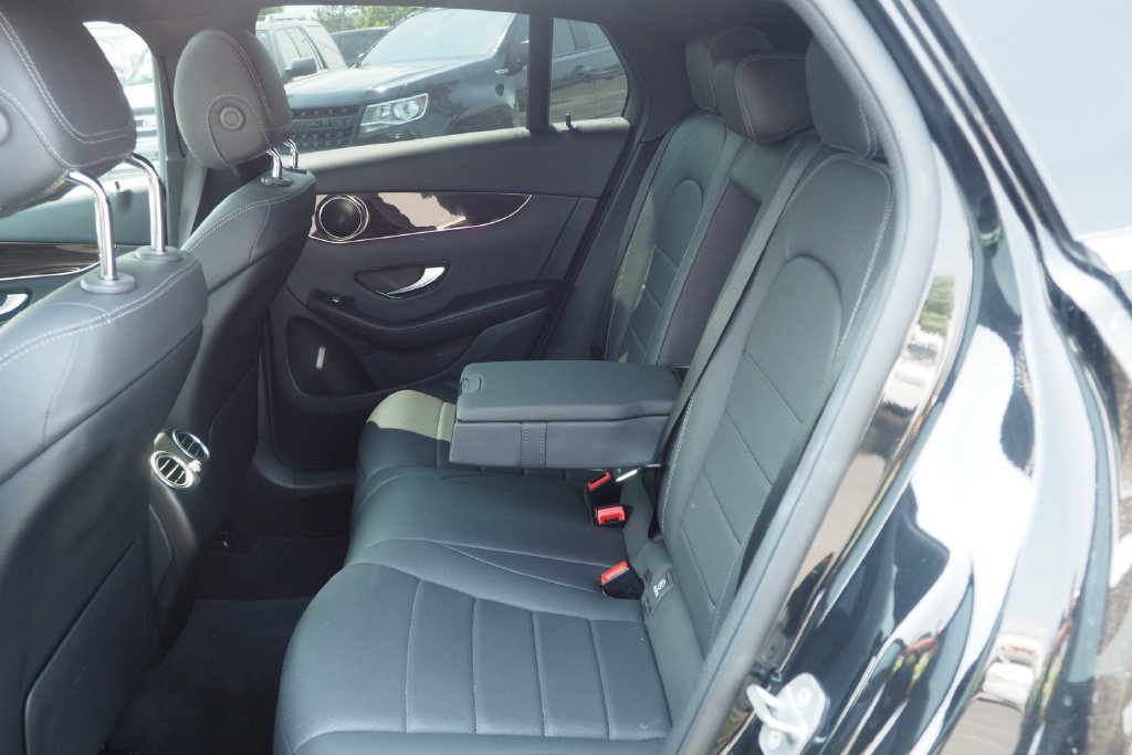 Used 2020 Mercedes-Benz GLC 300 4MATIC Coupe image 17