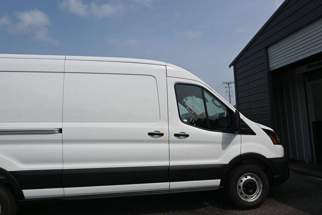 New 2026 Ford Transit 150 148 Medium Roof w/ Load Area Protection Package RWD image 10