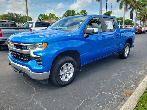 Used 2025 Chevrolet Silverado 1500 LT AWD/4WD image 2