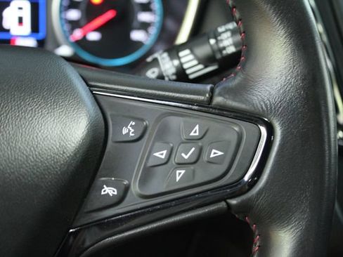 Used 2022 Chevrolet Equinox RS w/ LPO, Floor Liner Package FWD image 17