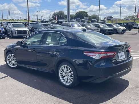 Used 2020 Toyota Camry XLE FWD image 5