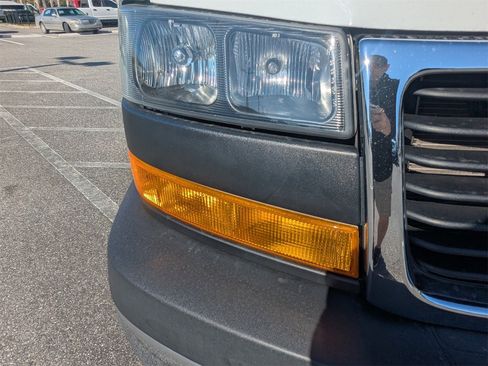Used 2023 GMC Savana 2500 w/ Driver Convenience Package image 10