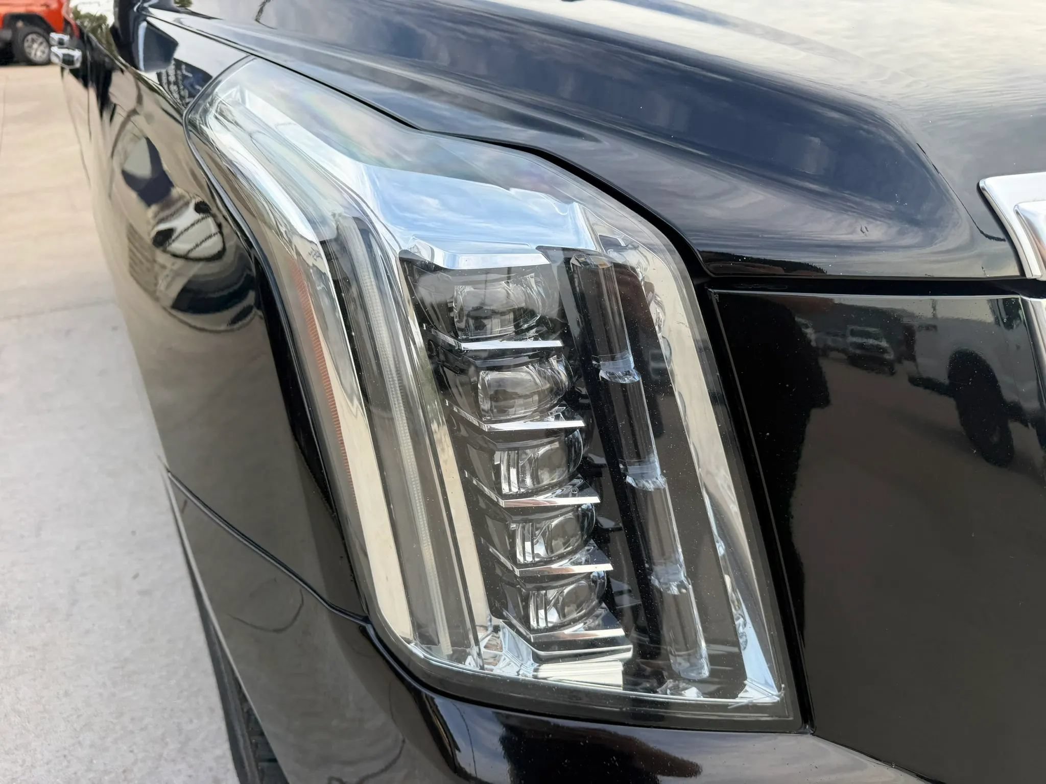 Used 2019 Cadillac Escalade Luxury AWD/4WD image 68