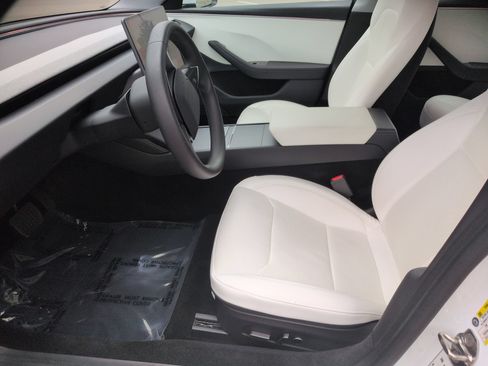 Used 2024 Tesla Model 3 Standard Range RWD image 16