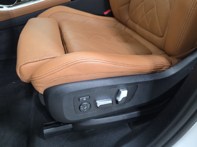 Certified 2024 BMW X5 xDrive40i w/ Premium Package AWD/4WD image 26