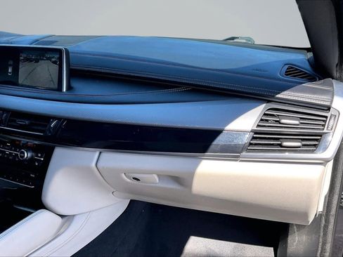 Used 2019 BMW X6 xDrive50i w/ M Sport Package image 17