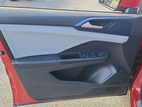 Used 2022 Volkswagen Taos SE w/ IQ.Drive SE Package image 13