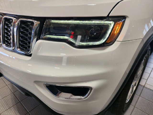 Used 2020 Jeep Grand Cherokee Laredo RWD image 7