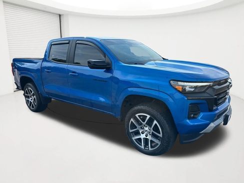 Used 2023 Chevrolet Colorado Z71 w/ Z71 Convenience Package 2 AWD/4WD image 3