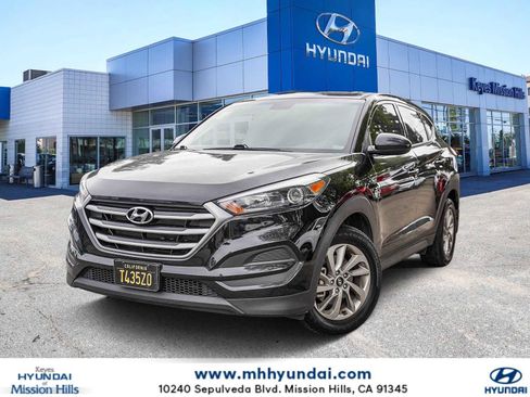 Used 2018 Hyundai Tucson SE image 1