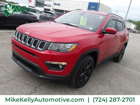 Used 2020 Jeep Compass Latitude w/ Cold Weather Group AWD/4WD image 3