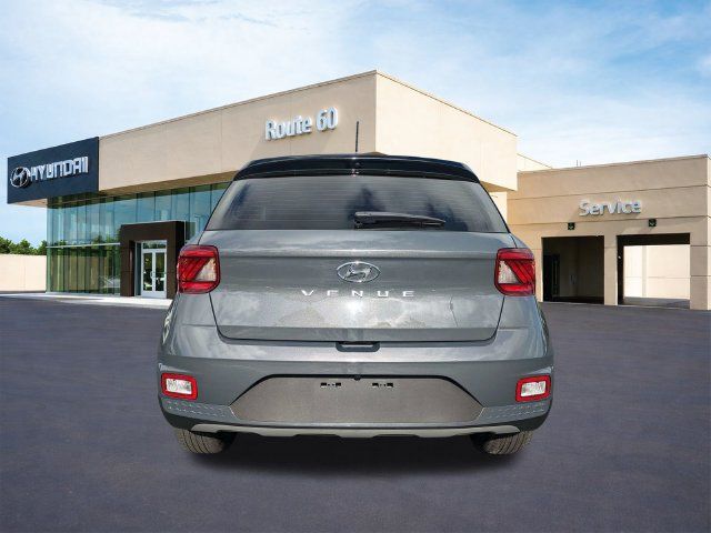 Certified 2024 Hyundai Venue Limited FWD image 5