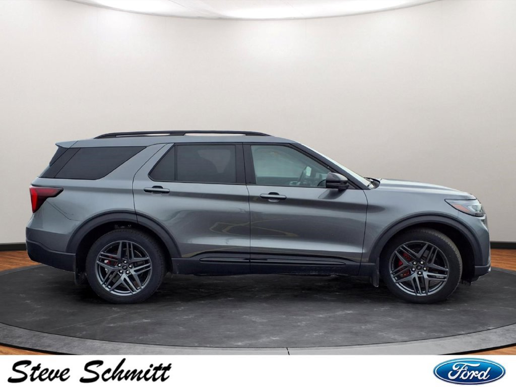 Used 2025 Ford Explorer ST AWD/4WD image 31