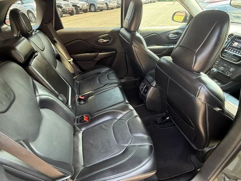 Used 2020 Jeep Cherokee Limited AWD/4WD image 34