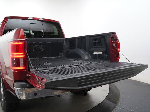 Used 2019 Ford F150 Lariat w/ Equipment Group 502A Luxury AWD/4WD image 18