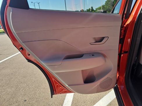 Certified 2024 Hyundai Kona SEL AWD/4WD image 28