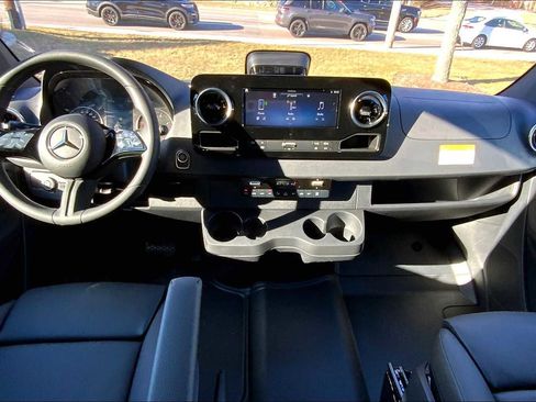 New 2025 Mercedes-Benz Sprinter 2500 image 8