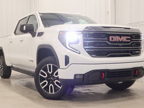 Used 2023 GMC Sierra 1500 AT4 w/ AT4 Preferred Package image 44