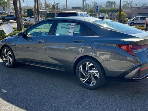 New 2026 Hyundai Elantra Limited image 8