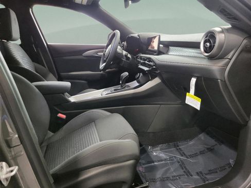 New 2025 Alfa Romeo Tonale w/ Premium Package image 34