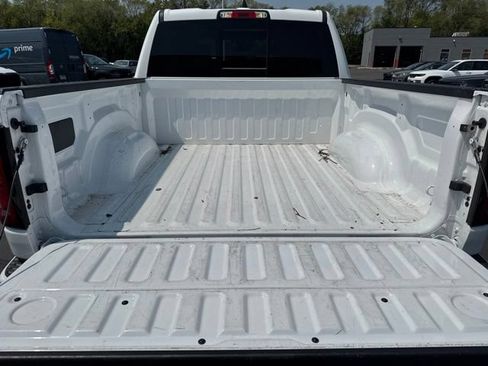 Used 2025 RAM 1500 Big Horn AWD/4WD image 9
